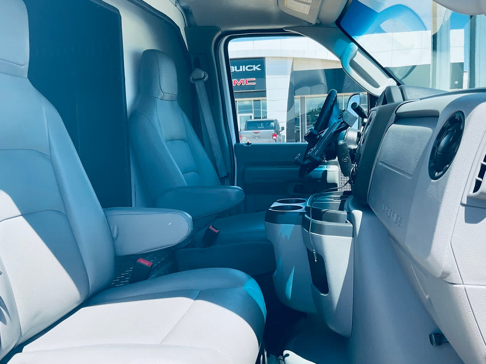 2019 Ford E350T Base